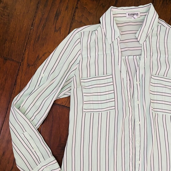 Express button down blouse - Picture 2 of 3